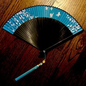 Beautiful Chinese Fan - NWOT